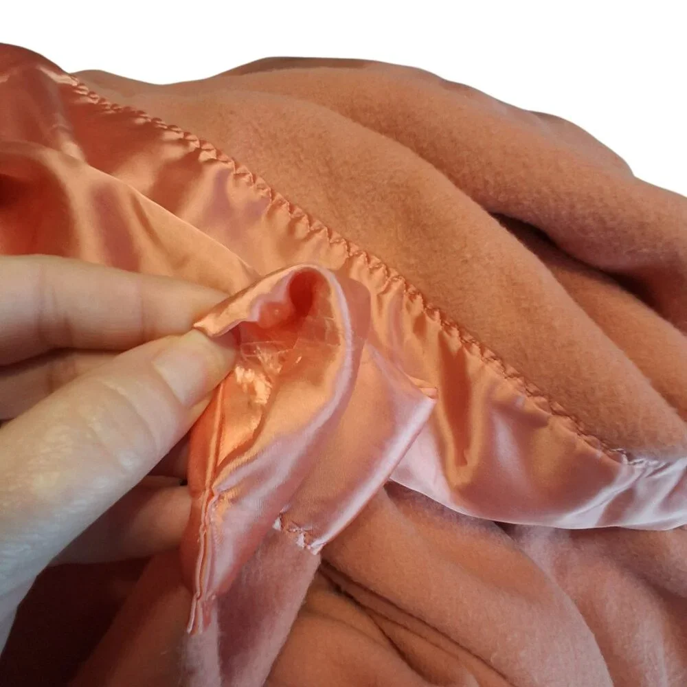 Fieldcrest Touch of Class vintage blanket 89x90 fleece nylon binding USA pink